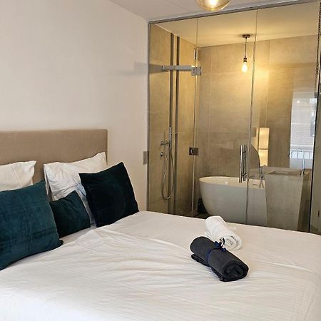 Oasis Jacuzzi Retreat Apartment Marbella Bagian luar foto